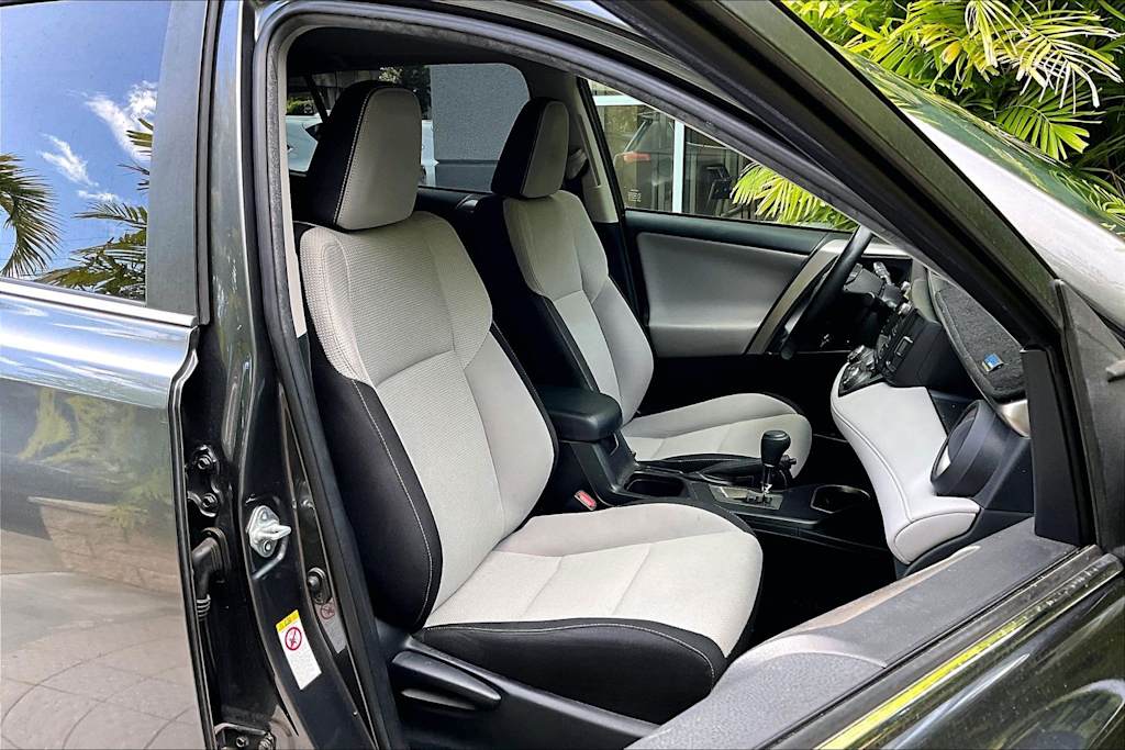 Thumbnail: 2018 Toyota RAV4 - 12