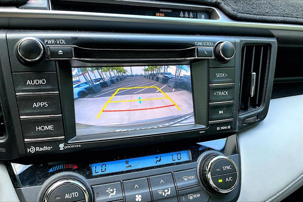 Thumbnail: 2018 Toyota RAV4 - 16