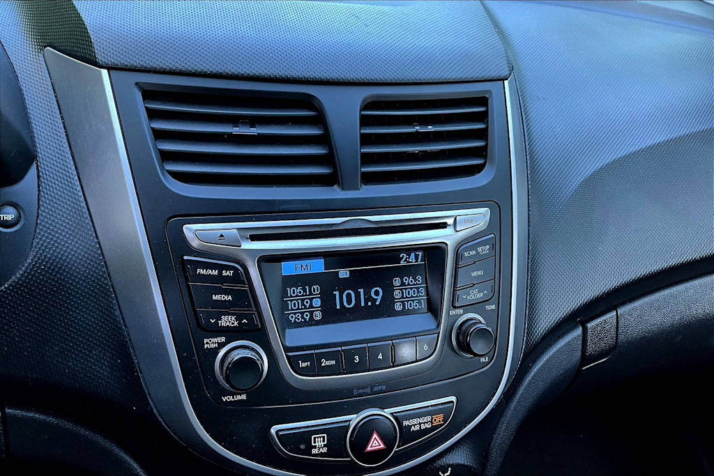 2016 Hyundai Accent SE 25