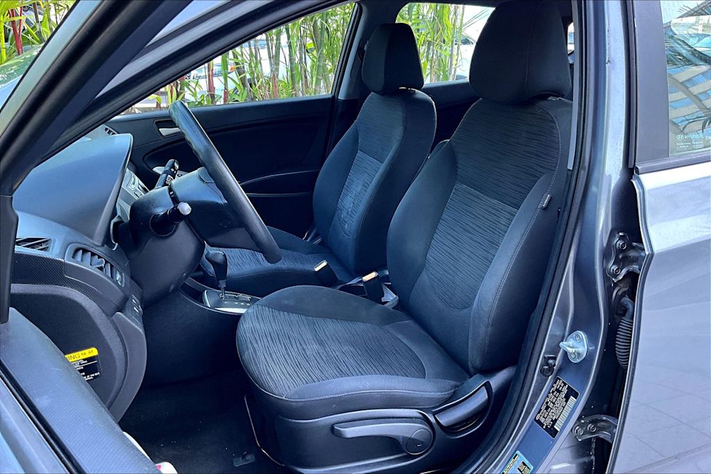 2016 Hyundai Accent SE 11
