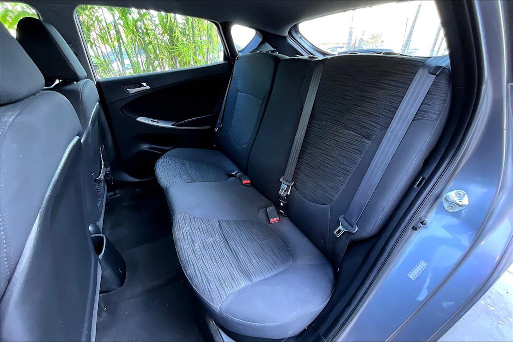 2016 Hyundai Accent SE 28