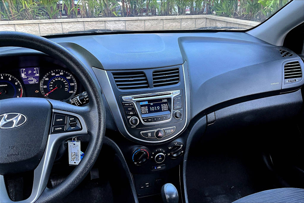 2016 Hyundai Accent SE 15
