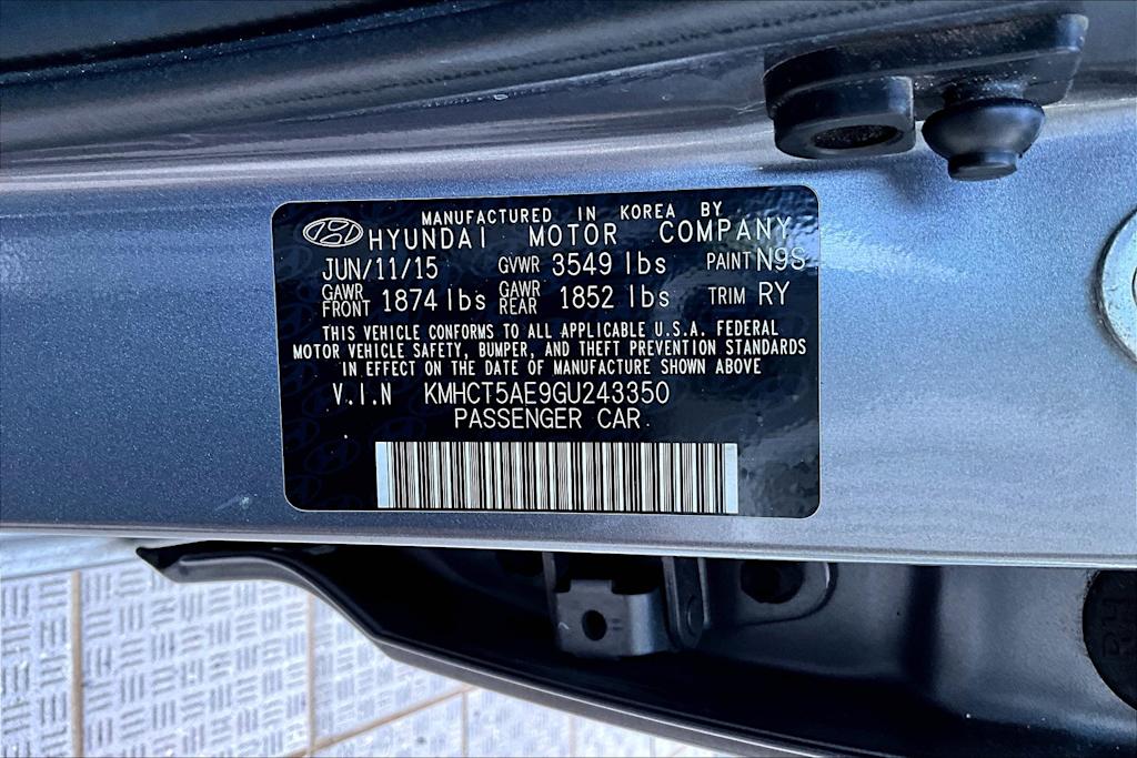 2016 Hyundai Accent SE 19