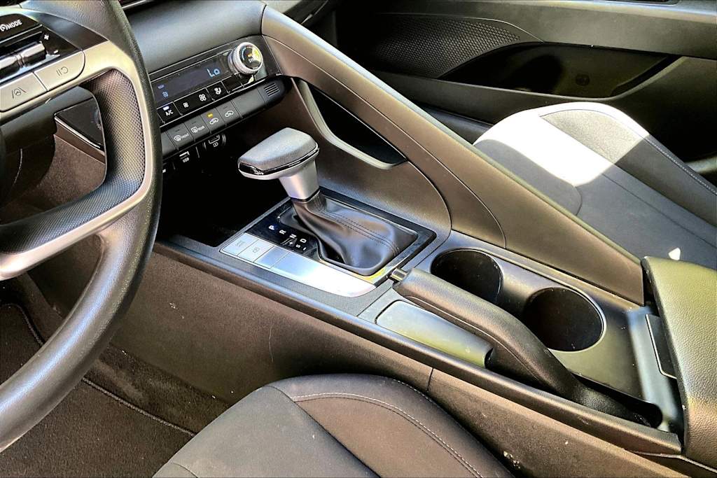 Thumbnail: 2023 Hyundai Elantra - 17
