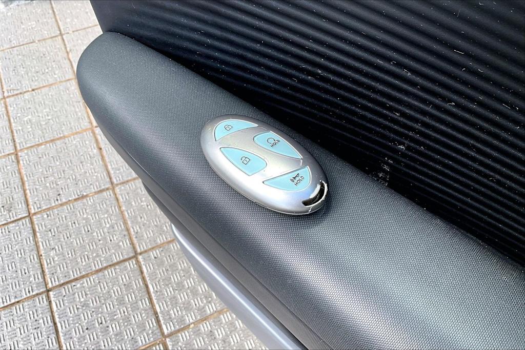 Thumbnail: 2023 Hyundai Ioniq 6 - 20
