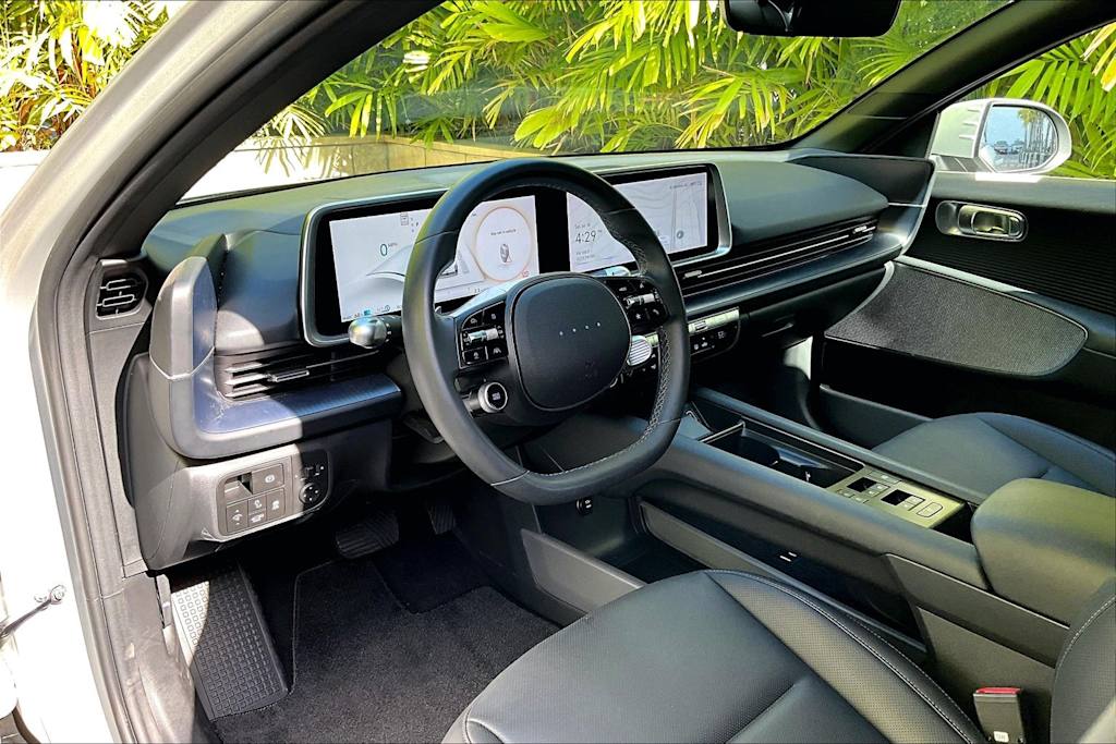 Thumbnail: 2023 Hyundai Ioniq 6 - 2