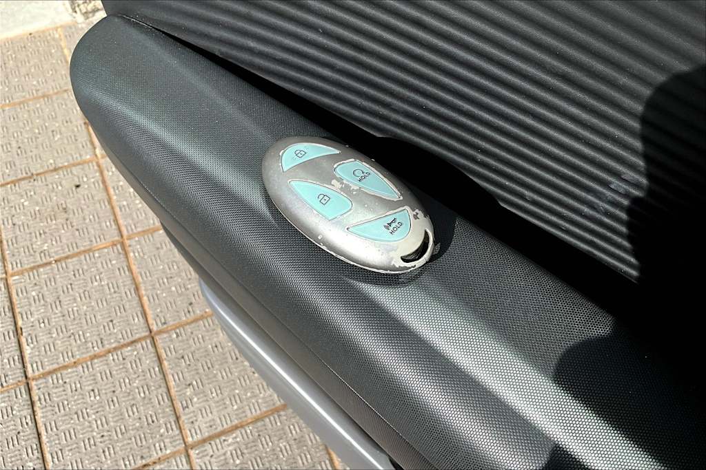 Thumbnail: 2023 Hyundai Ioniq 6 - 18