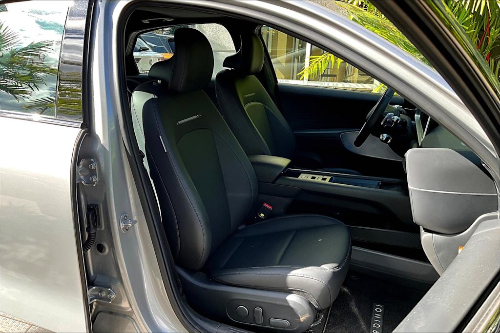 Thumbnail: 2023 Hyundai Ioniq 6 - 11