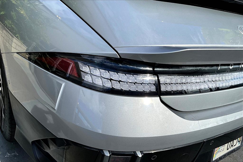 Thumbnail: 2023 Hyundai Ioniq 6 - 32