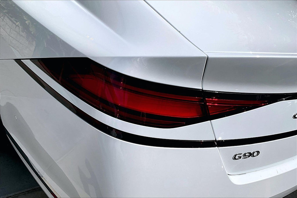 Thumbnail: 2023 Genesis G90 - 32