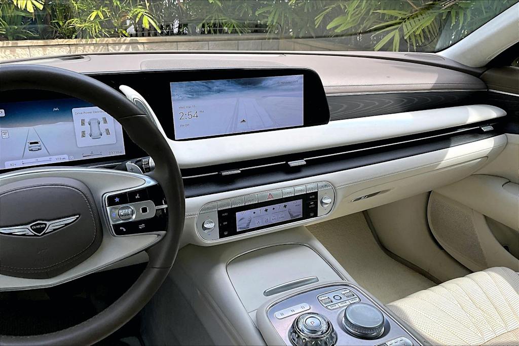 Thumbnail: 2023 Genesis G90 - 15