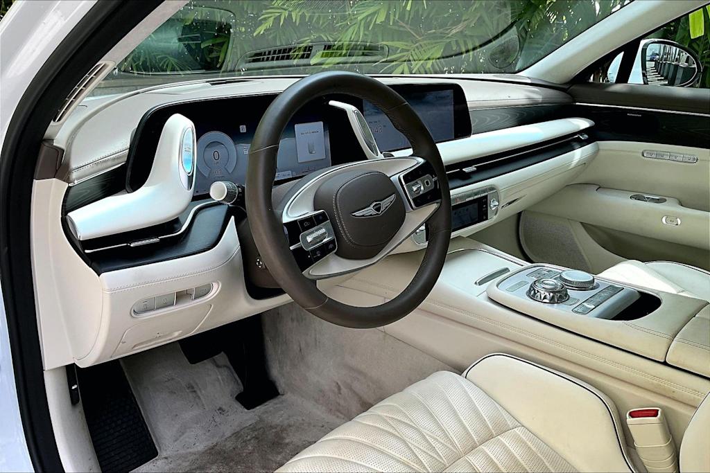 Thumbnail: 2023 Genesis G90 - 2