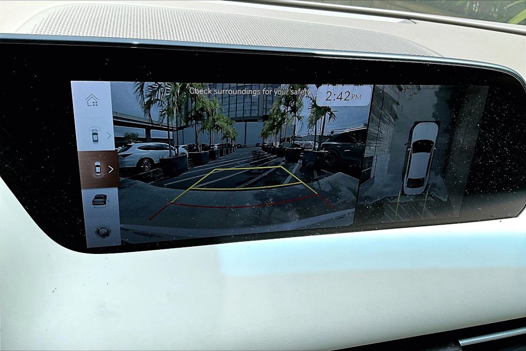 Thumbnail: 2023 Genesis G90 - 27