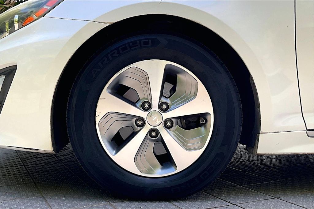 Thumbnail: 2015 Kia Optima - 8