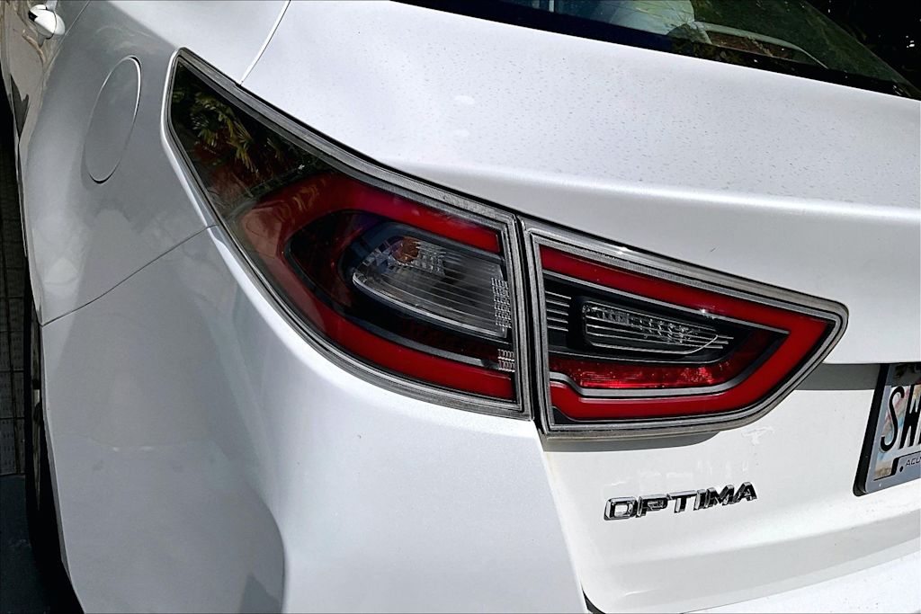 Thumbnail: 2015 Kia Optima - 32