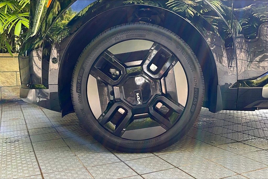 Thumbnail: 2024 Kia EV9 - 8