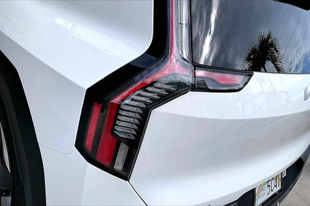 Thumbnail: 2024 Kia EV9 - 32