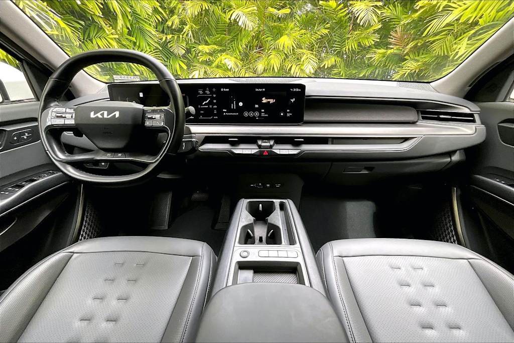 Thumbnail: 2024 Kia EV9 - 8