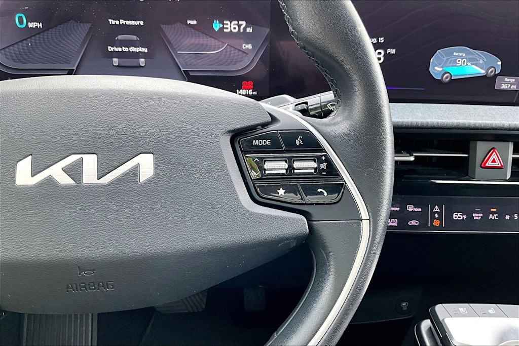 Thumbnail: 2023 Kia EV6 - 26