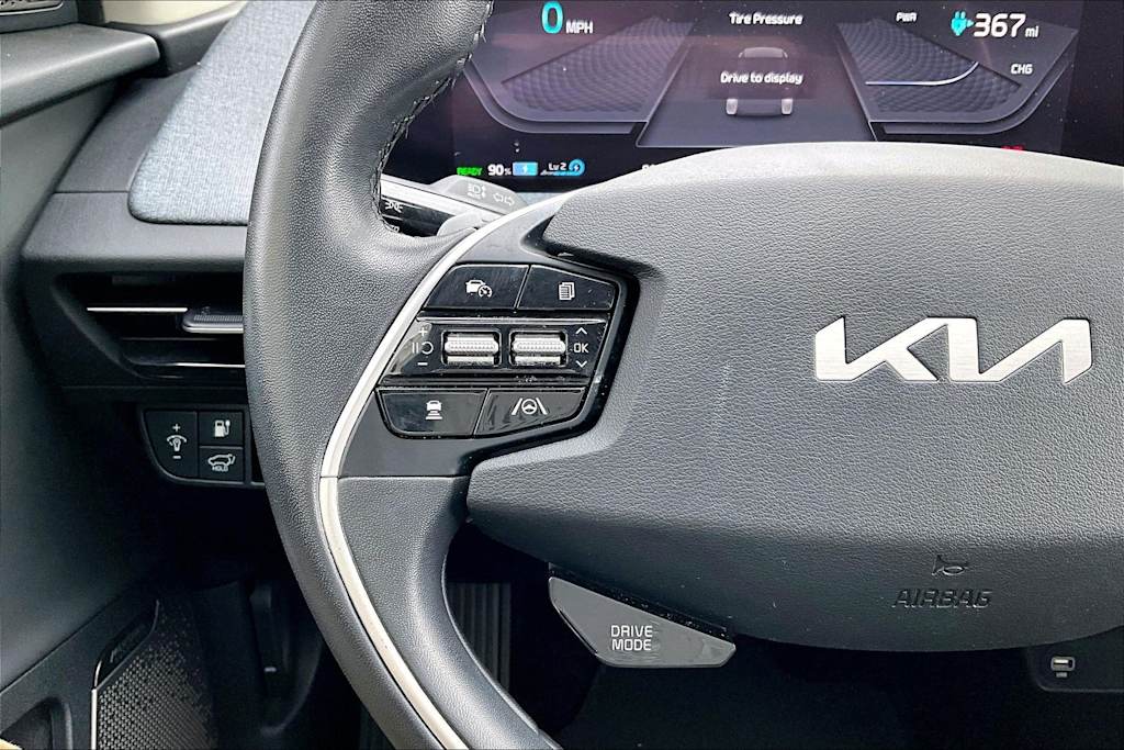 Thumbnail: 2023 Kia EV6 - 25