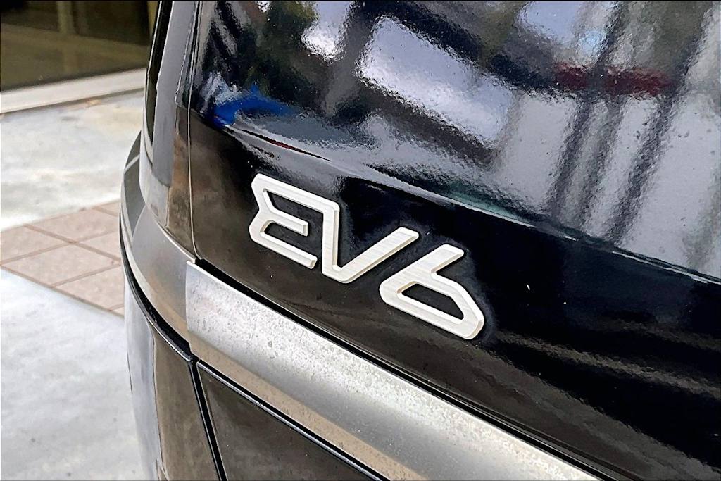 Thumbnail: 2023 Kia EV6 - 6