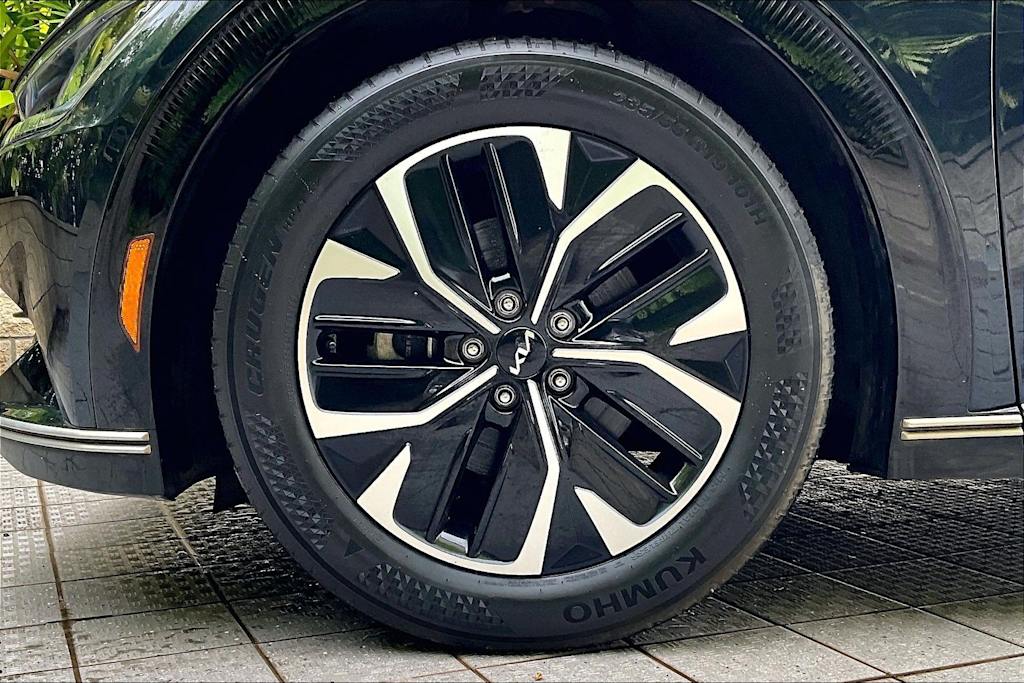 Thumbnail: 2023 Kia EV6 - 7
