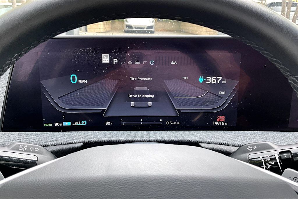 Thumbnail: 2023 Kia EV6 - 17