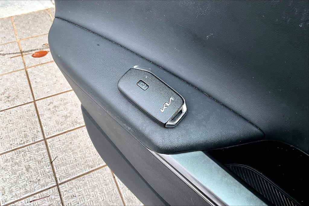 Thumbnail: 2023 Kia EV6 - 19