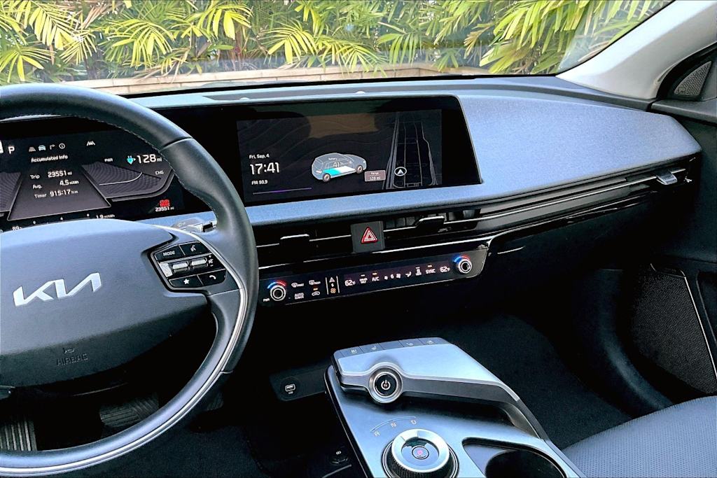 Thumbnail: 2023 Kia EV6 - 15