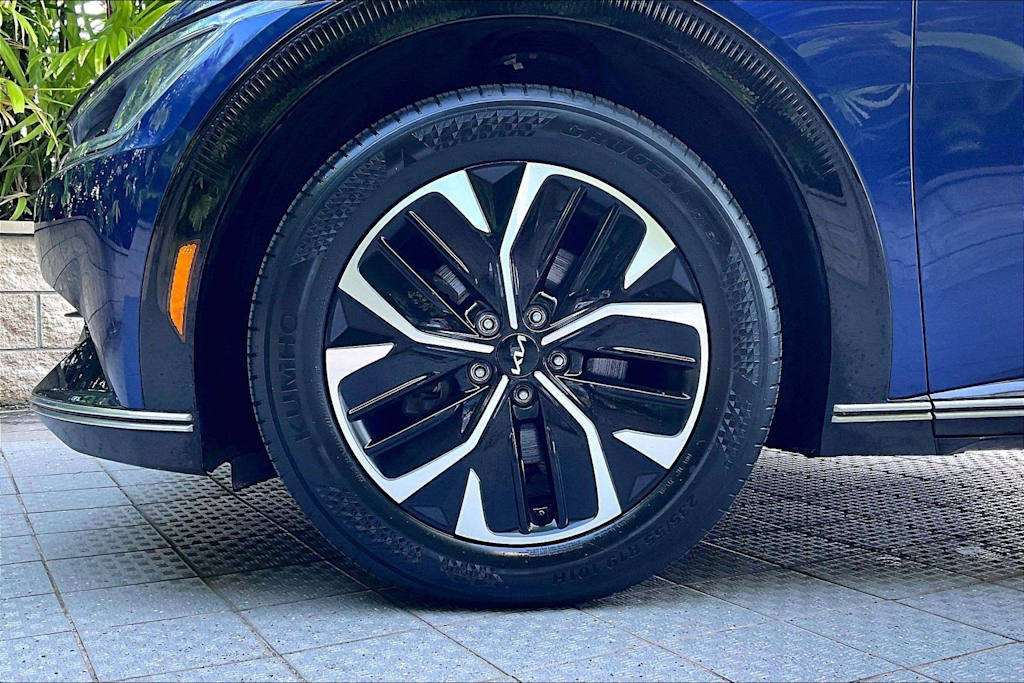 Thumbnail: 2023 Kia EV6 - 8