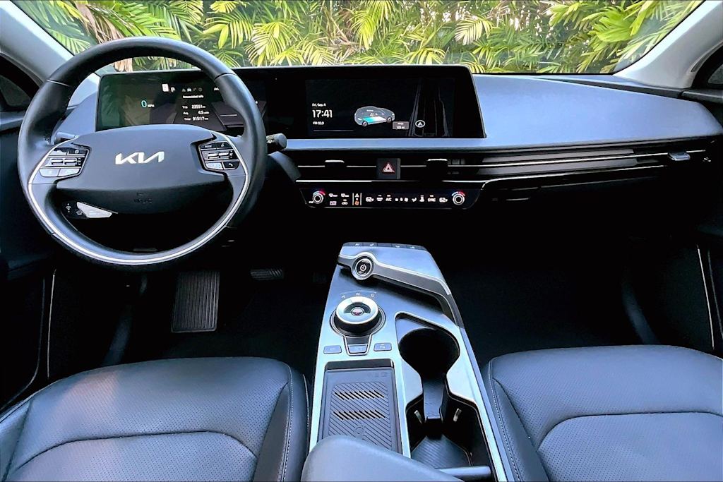 Thumbnail: 2023 Kia EV6 - 10