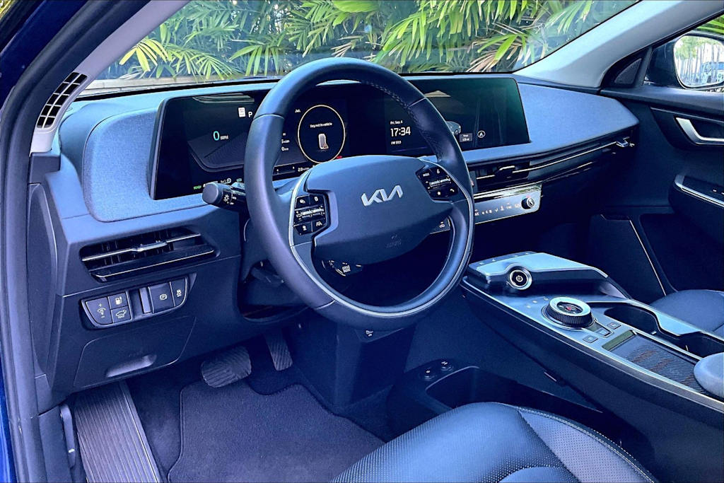 Thumbnail: 2023 Kia EV6 - 2