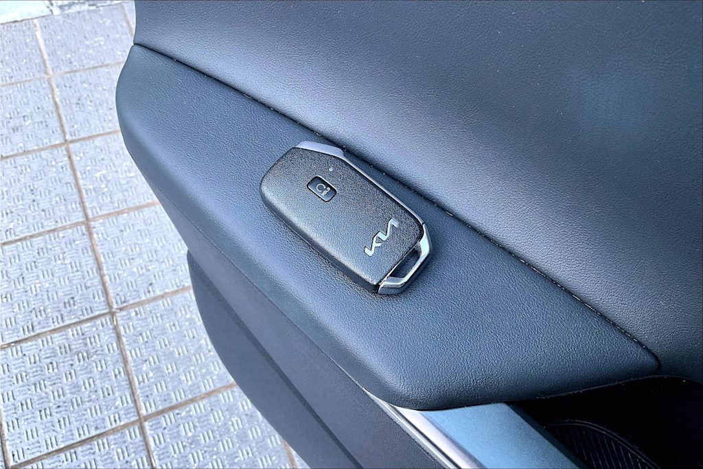 Thumbnail: 2023 Kia EV6 - 20