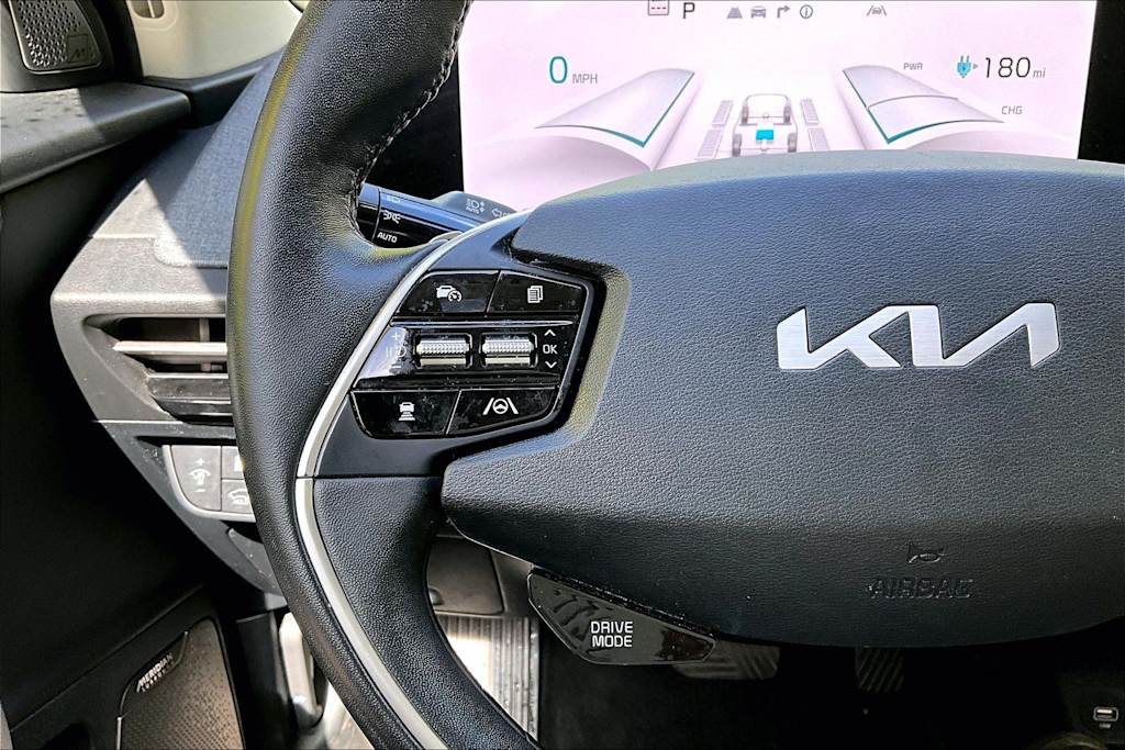 Thumbnail: 2022 Kia EV6 - 24