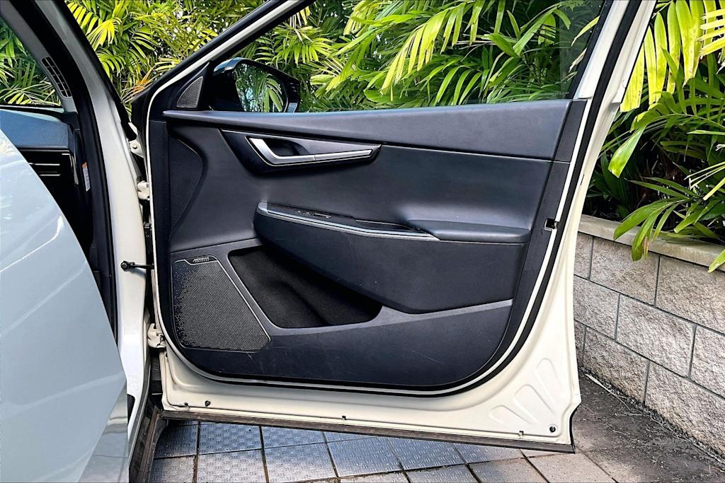 Thumbnail: 2022 Kia EV6 - 27