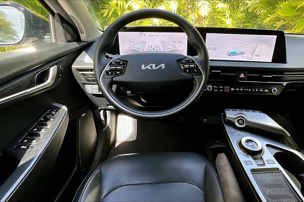 Thumbnail: 2022 Kia EV6 - 13