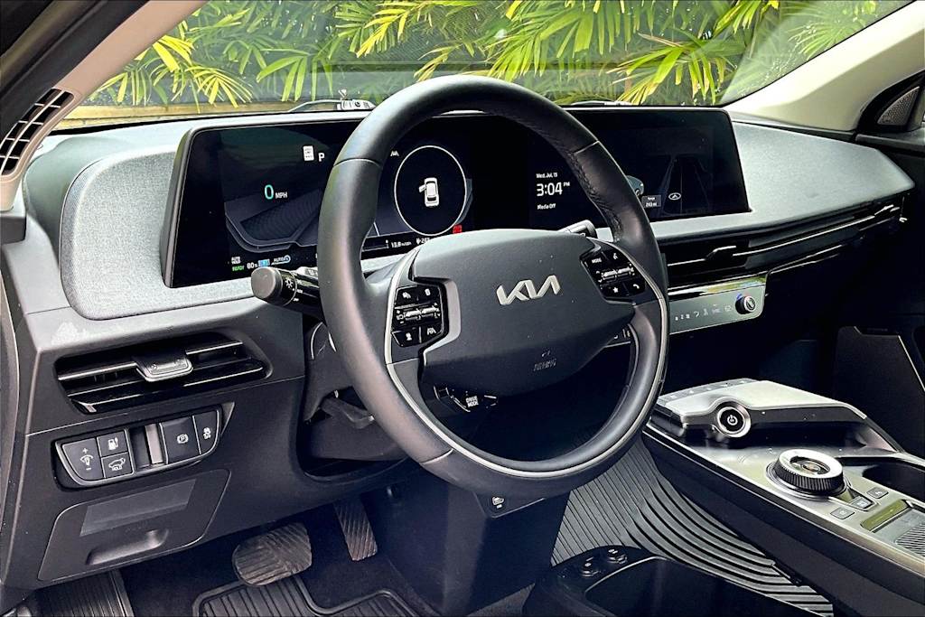 Thumbnail: 2022 Kia EV6 - 2