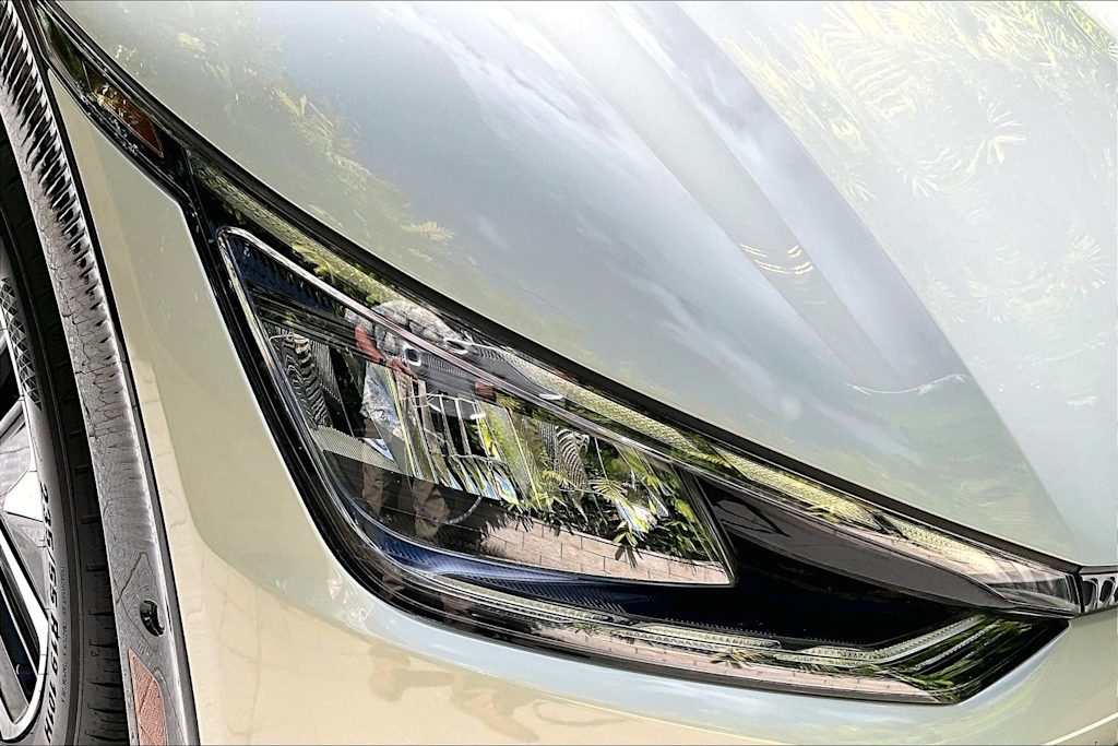 Thumbnail: 2023 Kia EV6 - 31