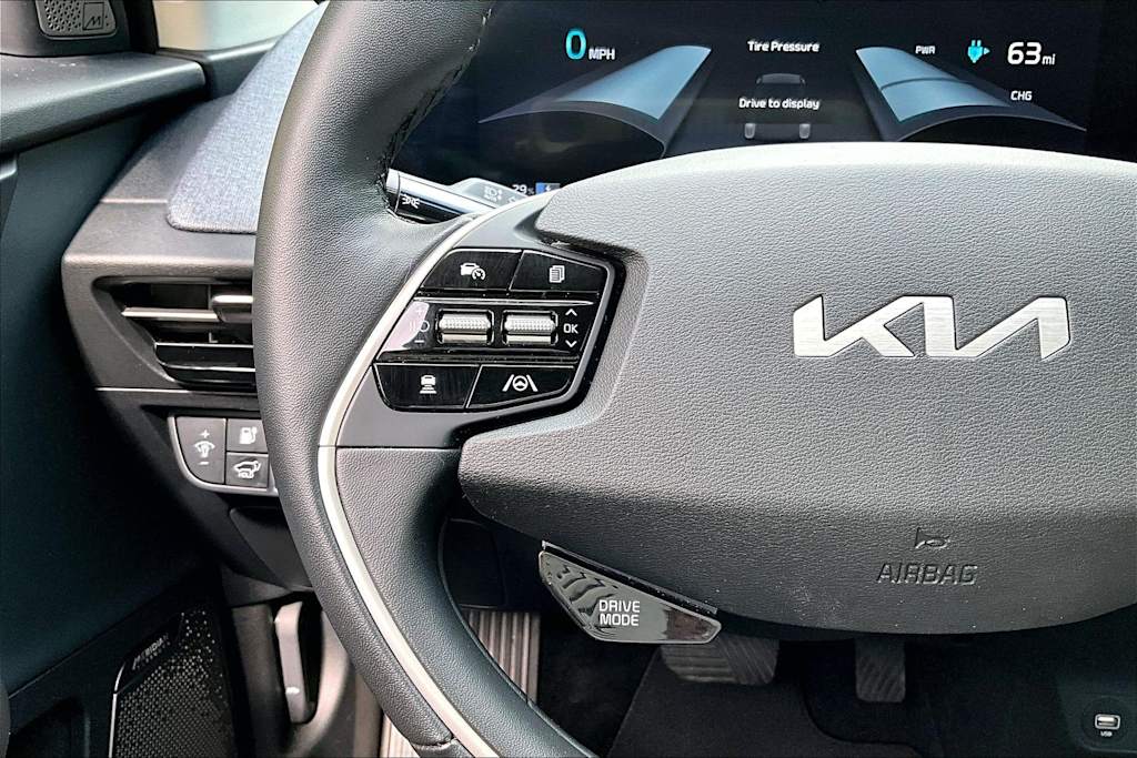 Thumbnail: 2023 Kia EV6 - 25