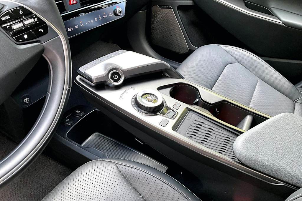 Thumbnail: 2023 Kia EV6 - 16