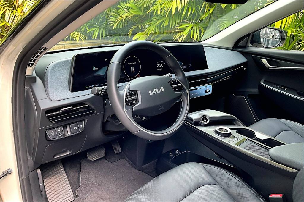 Thumbnail: 2023 Kia EV6 - 2