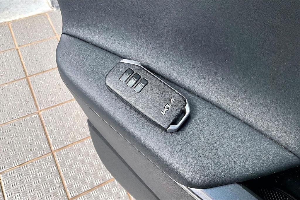 Thumbnail: 2023 Kia EV6 - 19