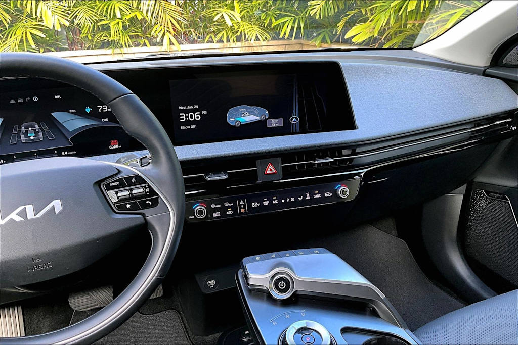 Thumbnail: 2023 Kia EV6 - 14