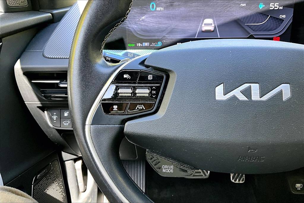 Thumbnail: 2023 Kia EV6 - 25