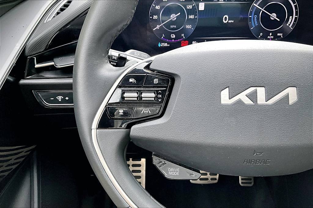 Thumbnail: 2024 Kia Niro - 25