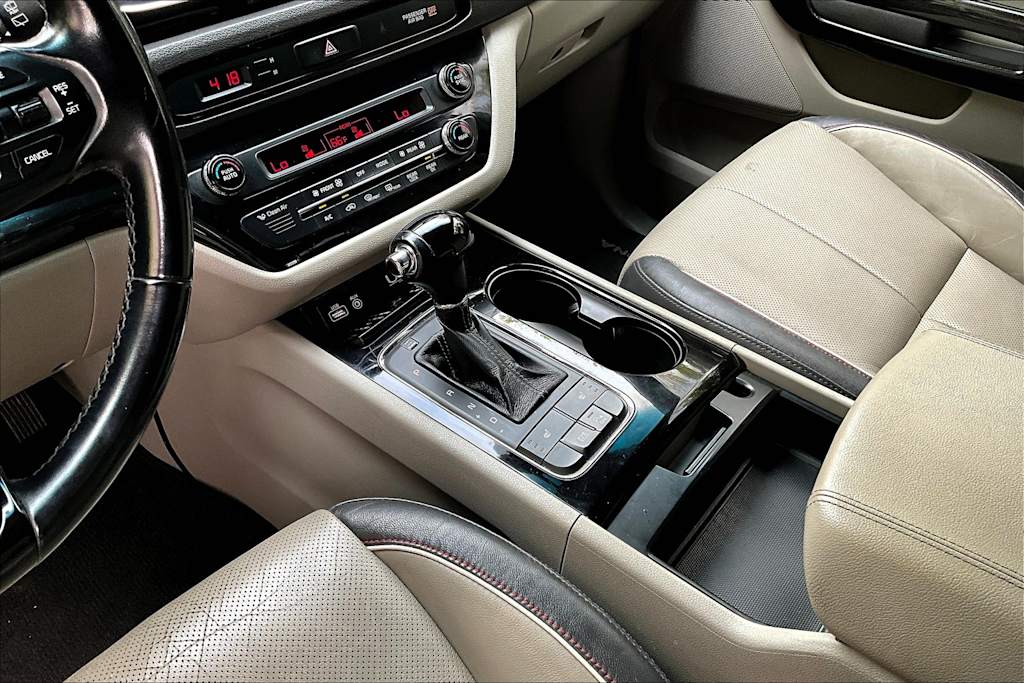 2016 Kia Sedona EX 16