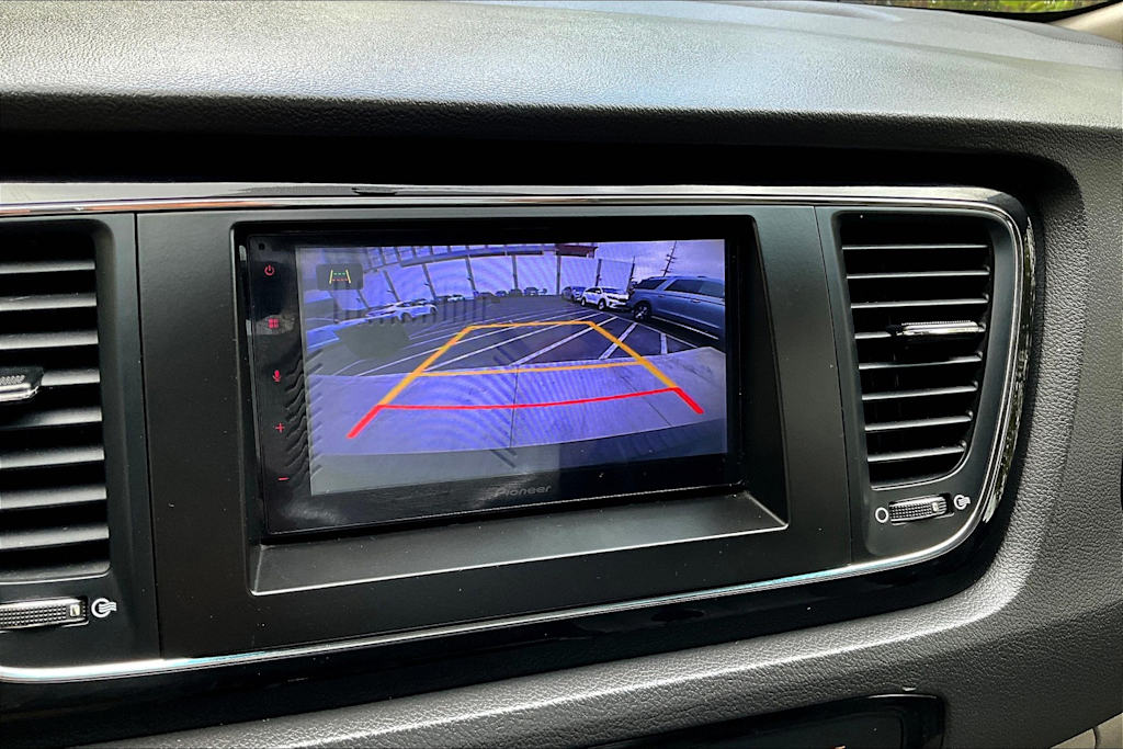 2016 Kia Sedona EX 26