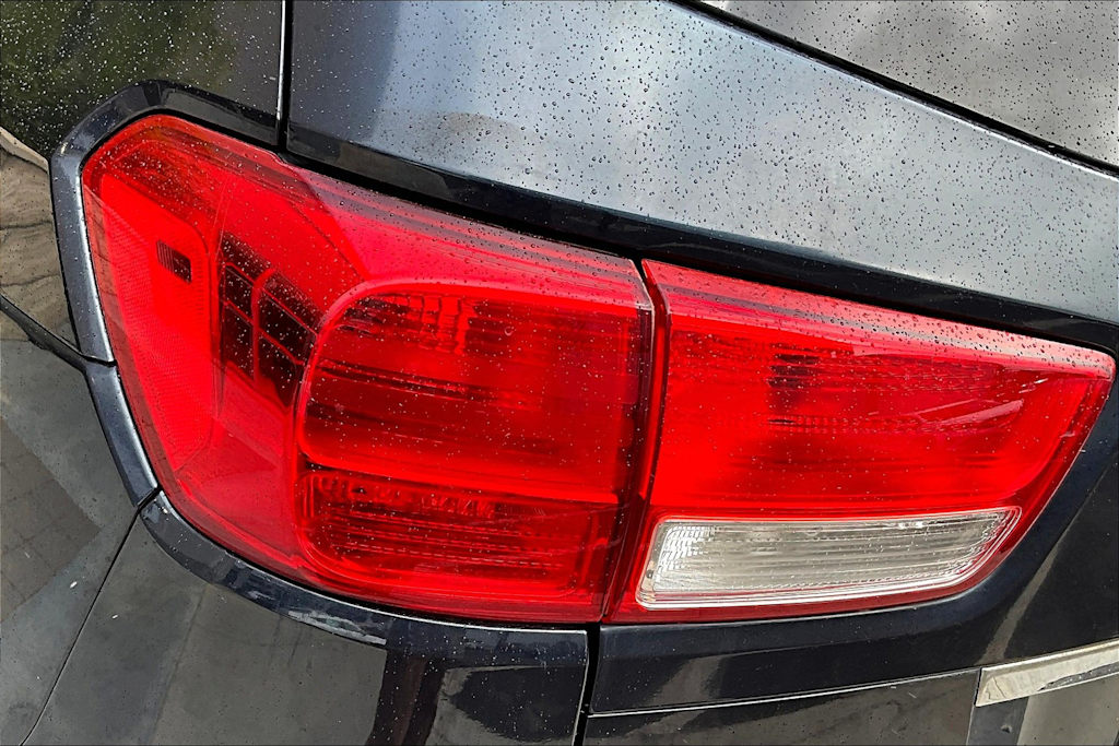 2016 Kia Sedona EX 32