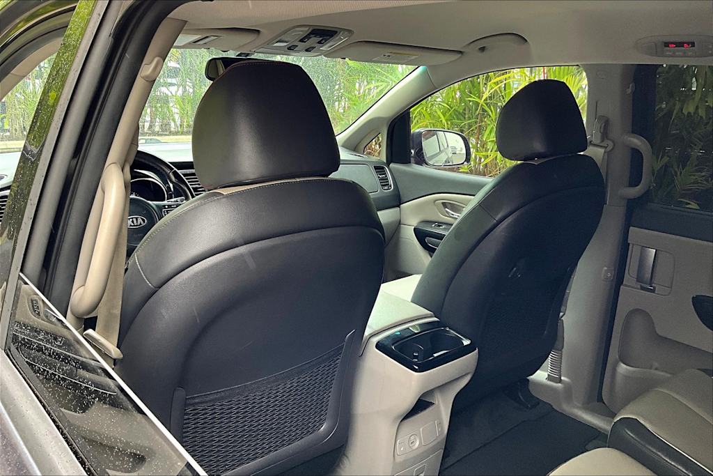 2016 Kia Sedona EX 13
