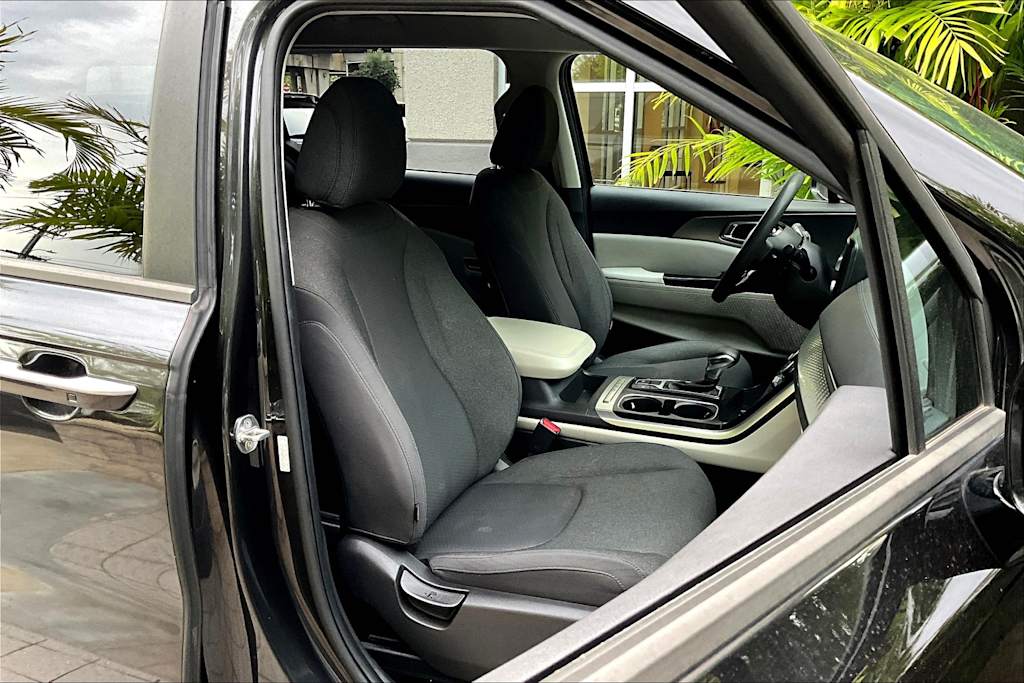 Thumbnail: 2022 Kia Carnival - 22